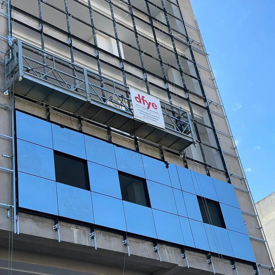 Mur-rideau (facade vetree) 