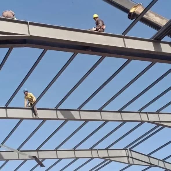 Hangars en charpente métallique 