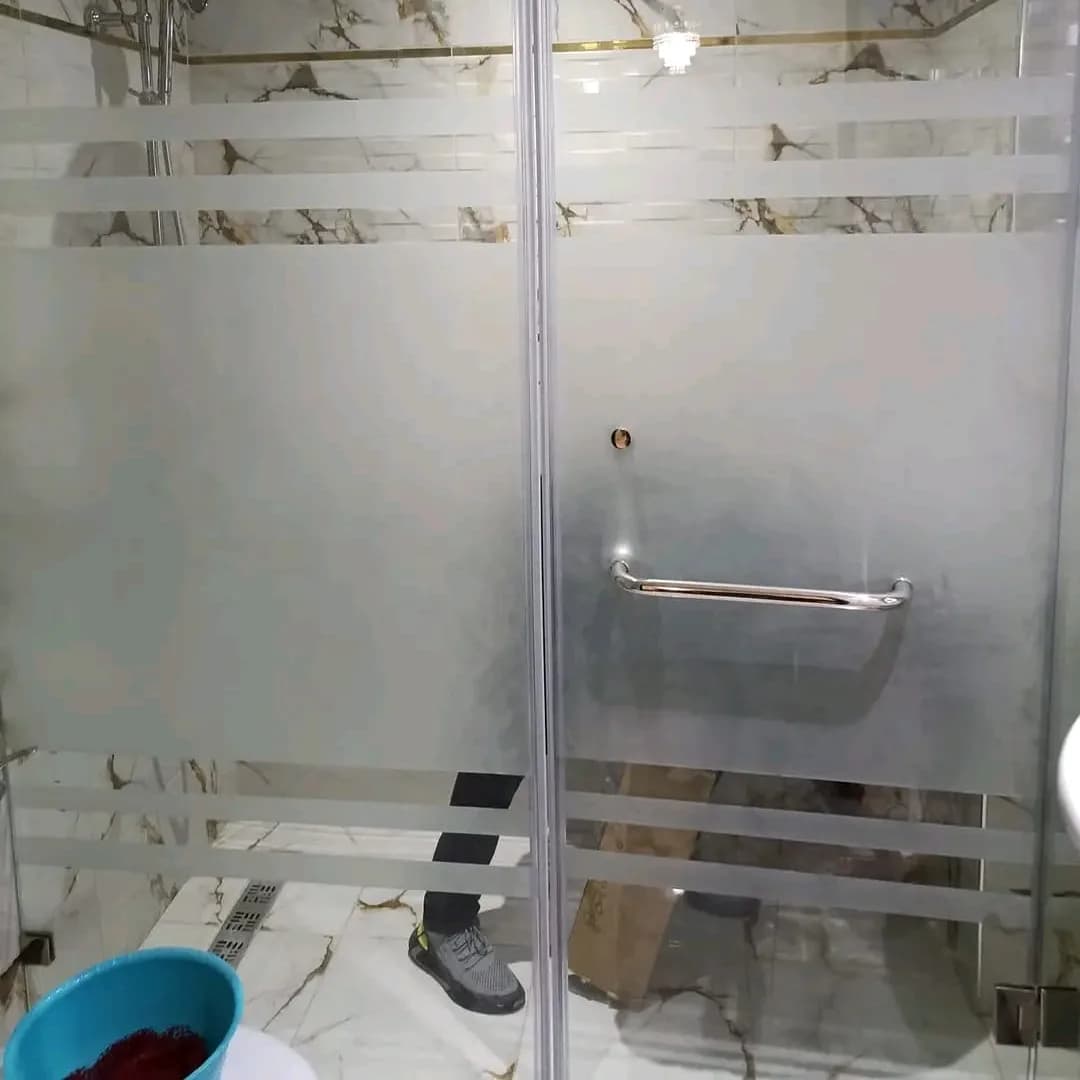 حمامات بزجاج عصرية