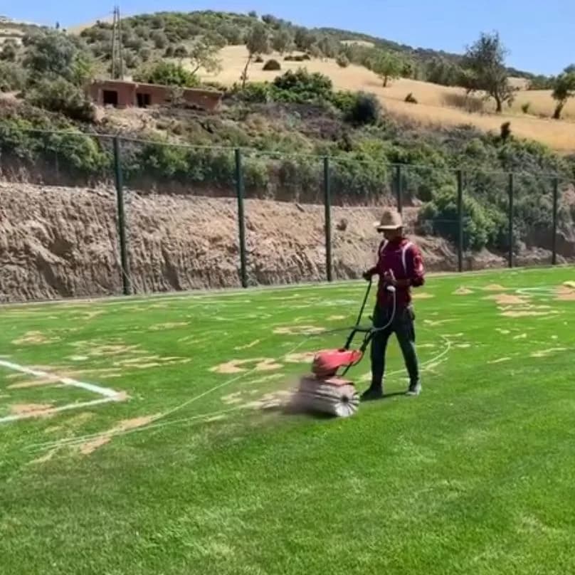 Amenagement de terrain de minifoot