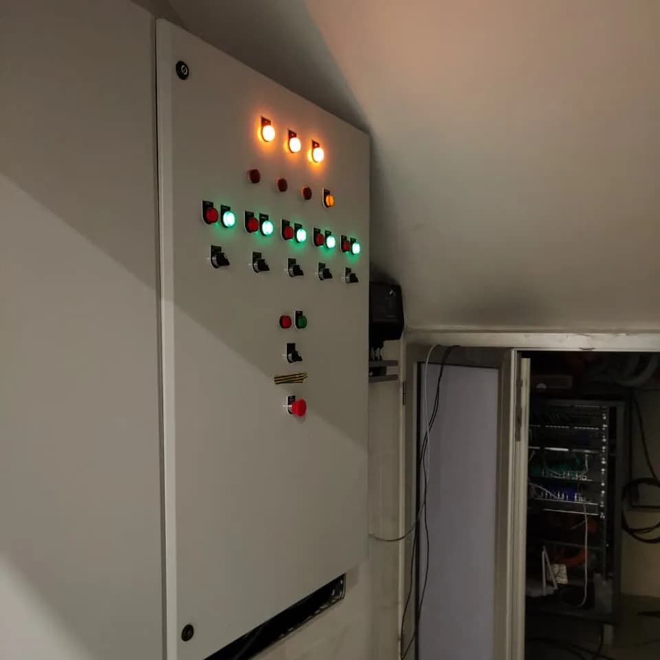 câblage d'armoires électrique salle spor