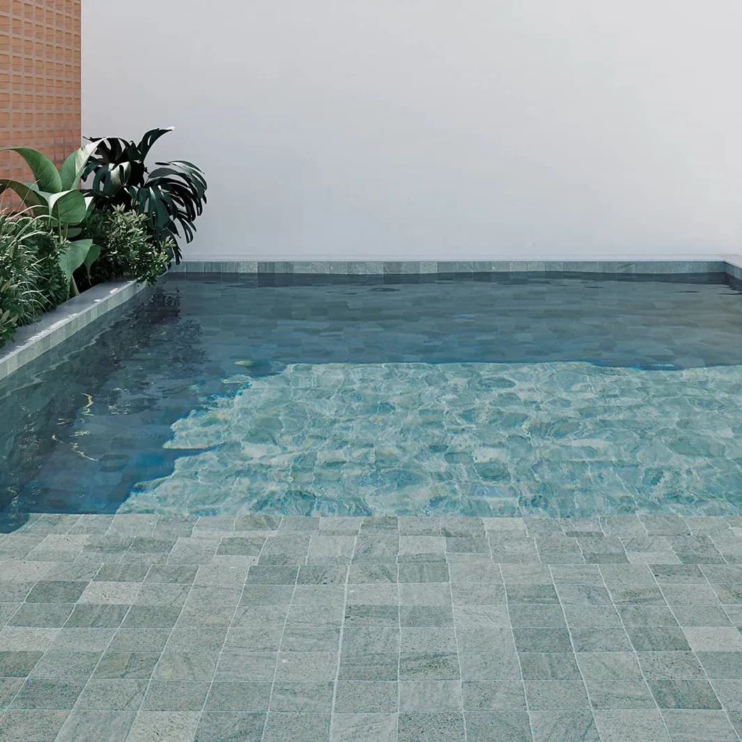 CARRELAGE PISCINE EFFET PIERRE DE BALI 