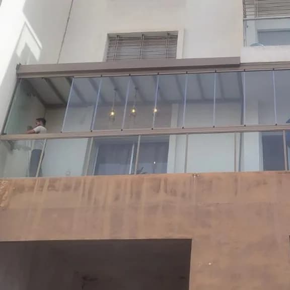 Véranda en aluminium(vitrage coulissant)