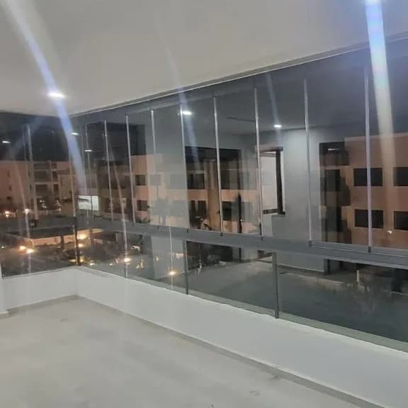 Véranda en aluminium(vitrage coulissant)