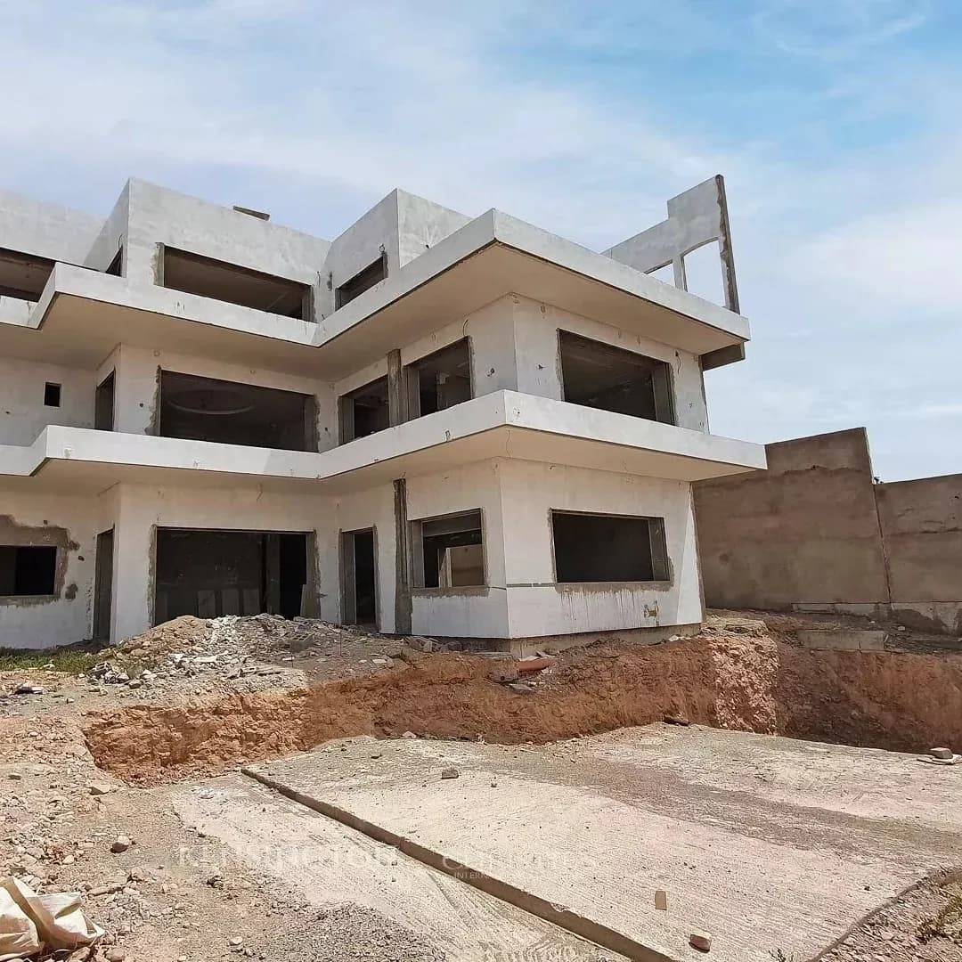 VILLA    SONABA   ILIGH  ....