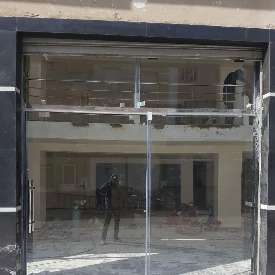 Vitrine Commerciale en Verre