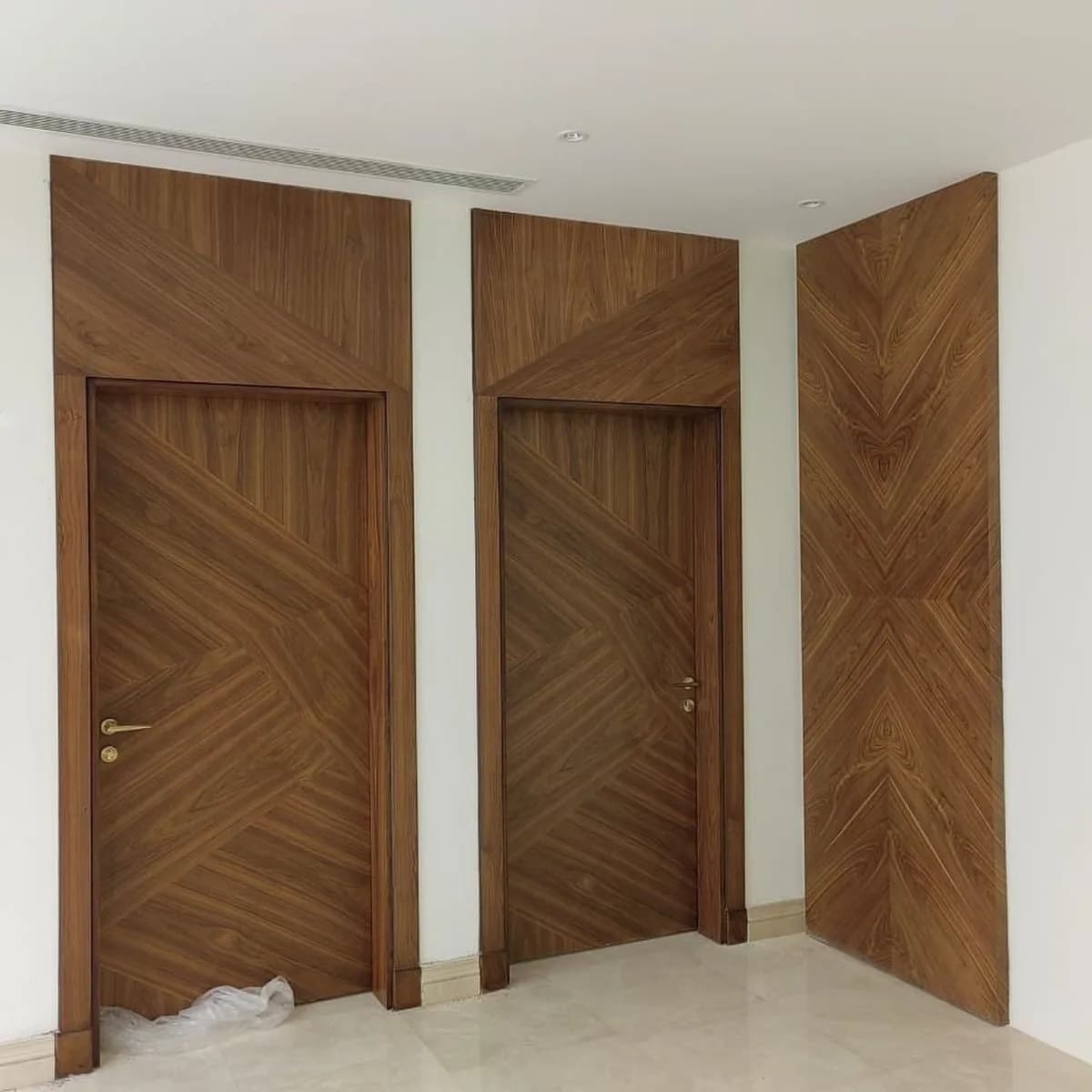 أبواب خشبية 