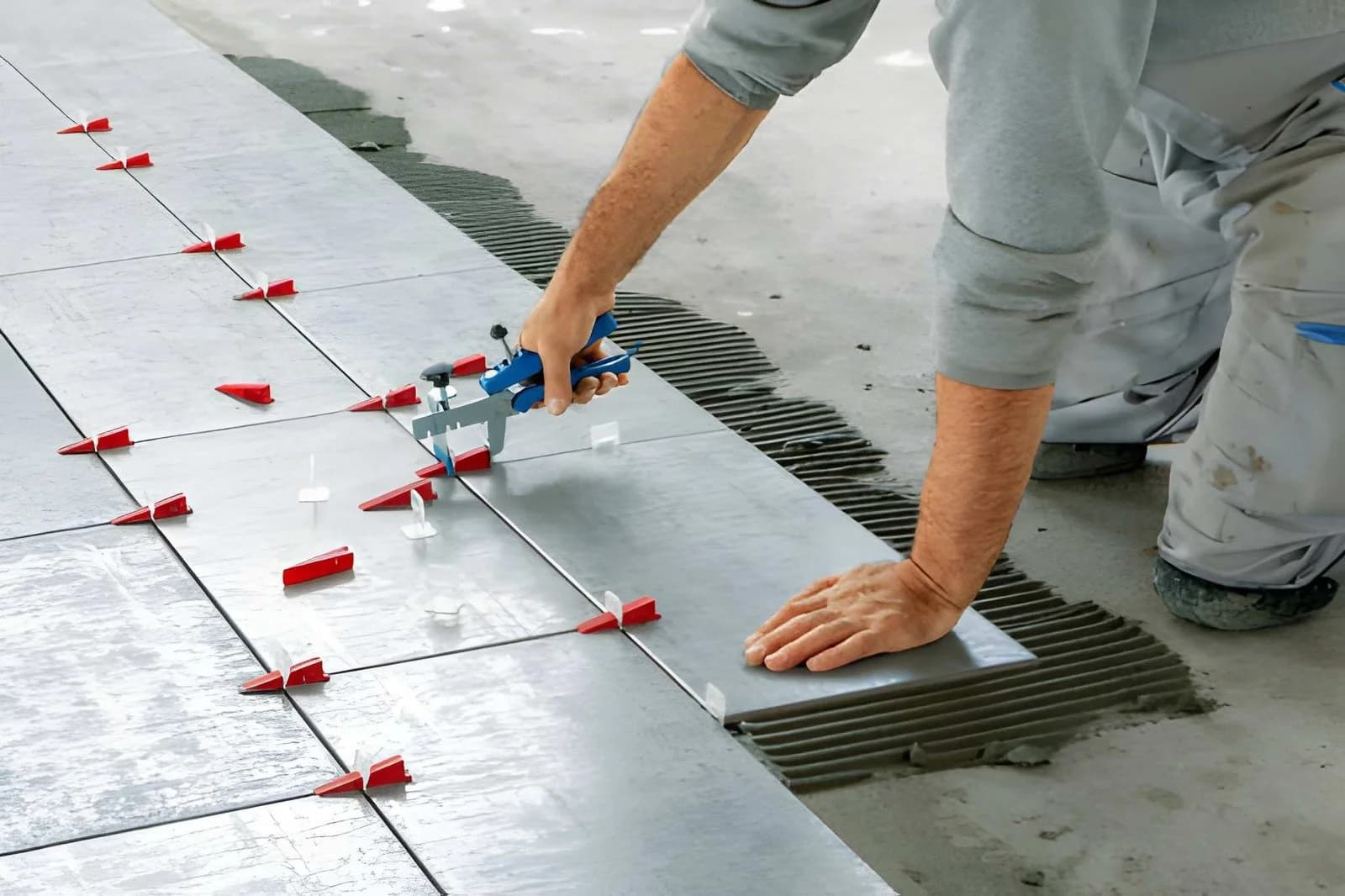 Travaux de pose de carrelage à Tanger.