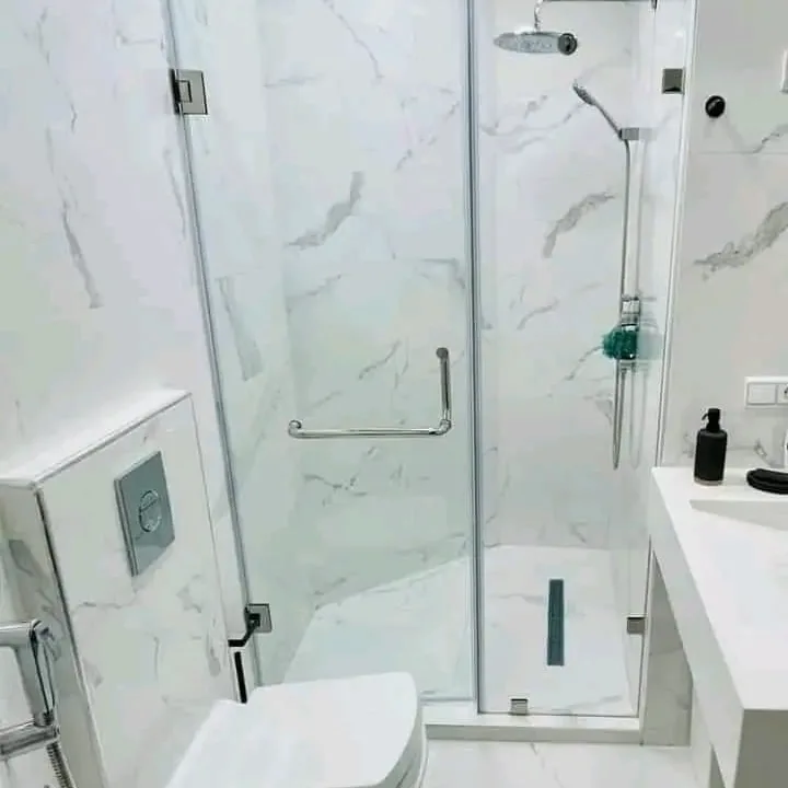 حمامات بزجاج عصرية