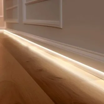 Plinthe en polystyrène Led 