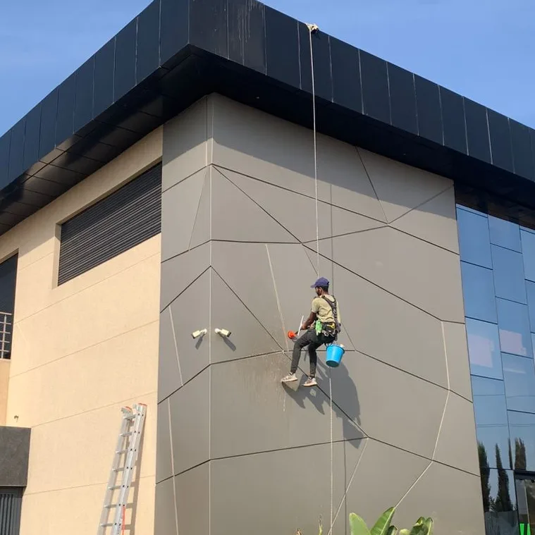 nettoyage d'une façade vitrier