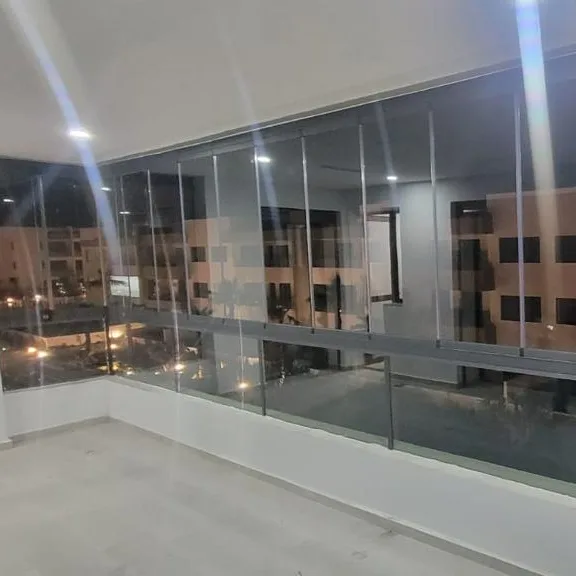 Véranda en aluminium(vitrage coulissant)